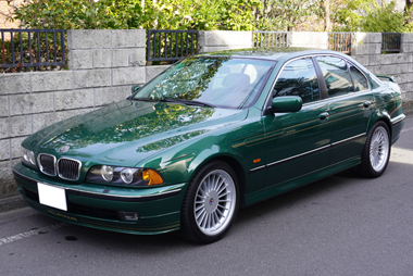 E39型BMWアルピナB10・V8